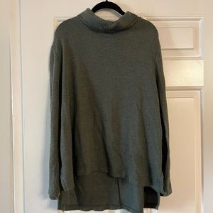 Cowl turtleneck oversized army green sweater